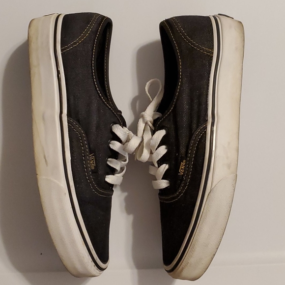 Vans - Picture 3 of 8